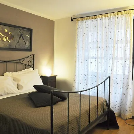 Di-vinodormire Apartman La Morra