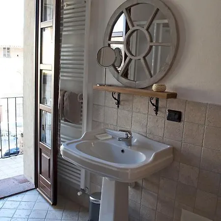 Di-vinodormire Apartman *